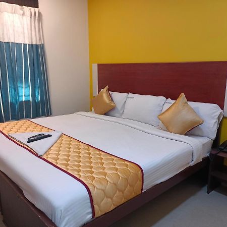 Skyry Hotels Adyar Chennai Extérieur photo