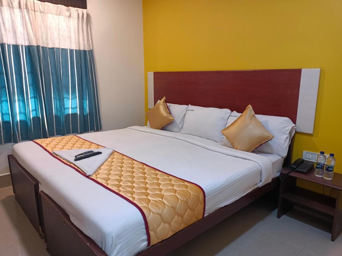 Skyry Hotels Adyar Chennai Extérieur photo